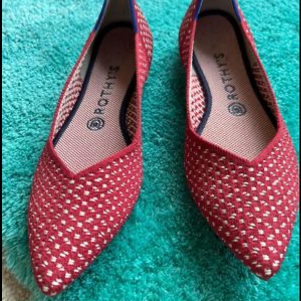 FINAL PRICW DROP Great condition Rothy’s with a fun pattern, pointy toe.